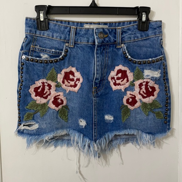 Free People Dresses & Skirts - Free People Embroiderer Skirt